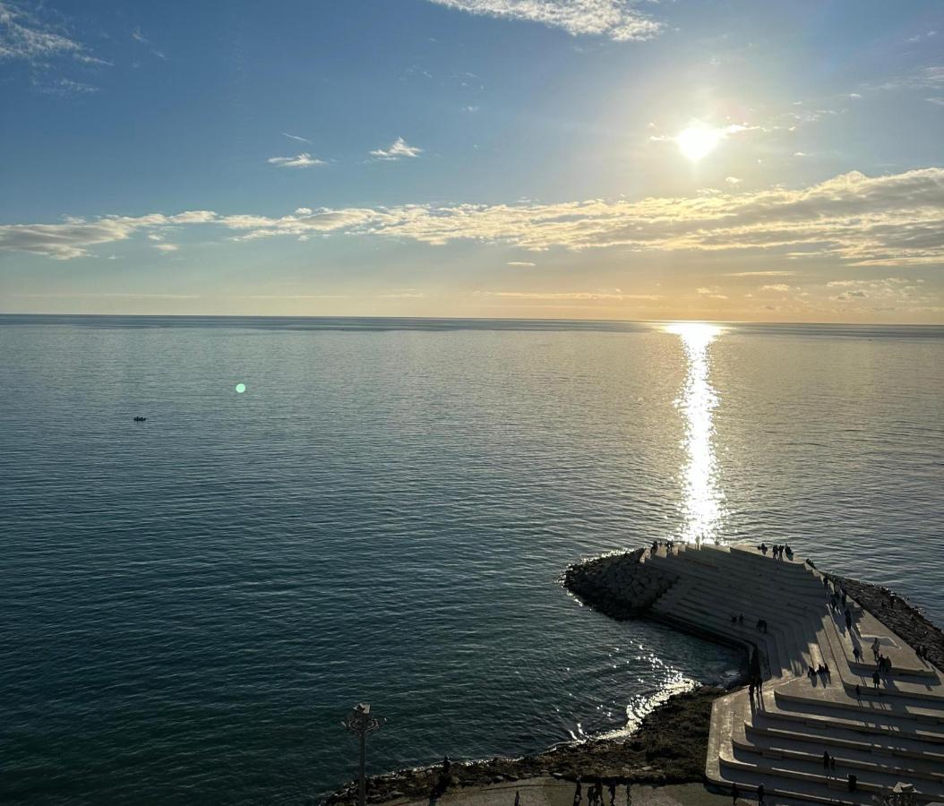 Beachfront Boutique Apartments - B&B Durrës