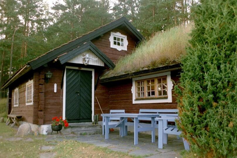 Charming cottage, beautiful natur, lake in 200 m - B&B Gamleby