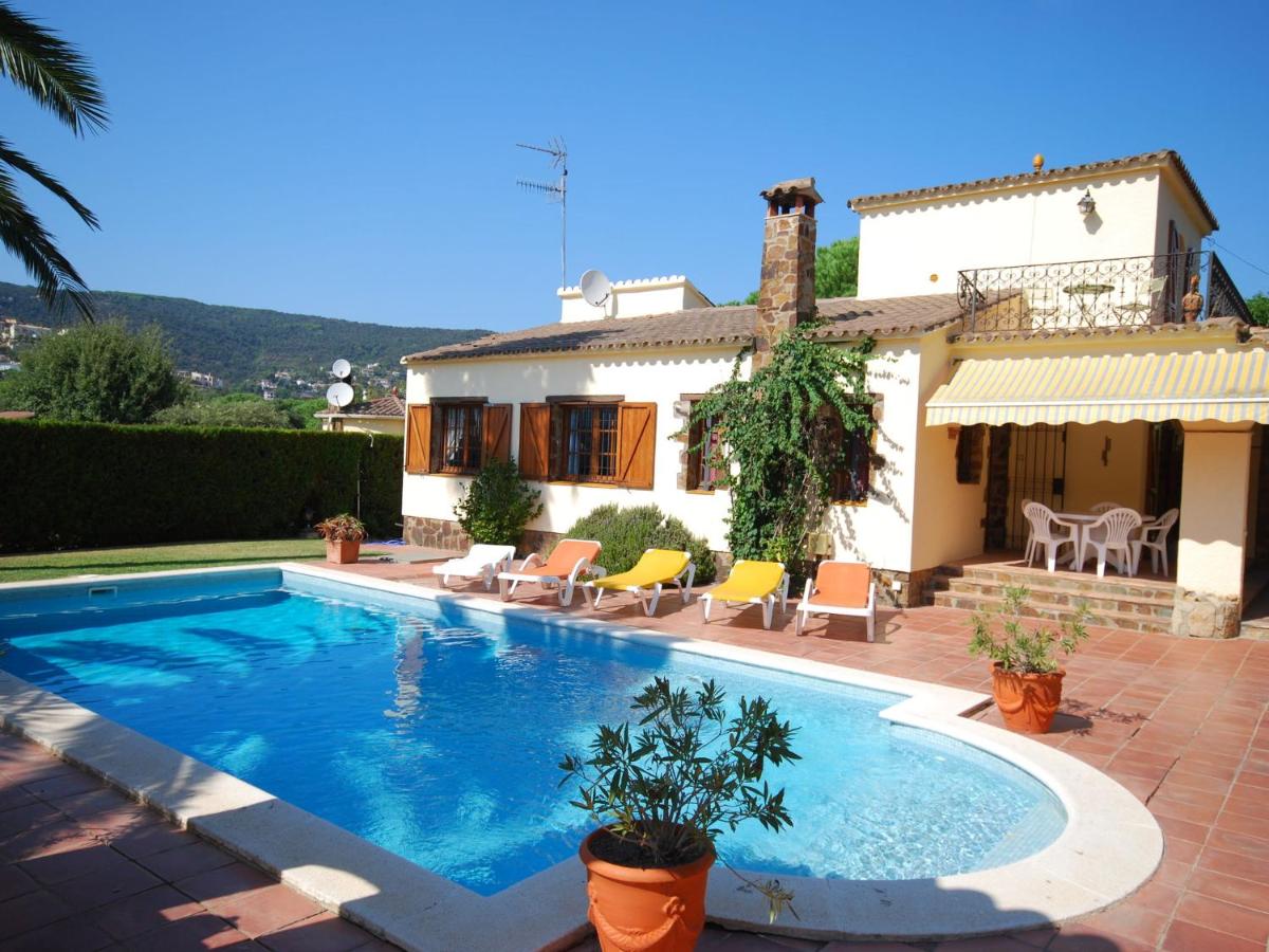 B&B Calonge - Peaceful Villa in Calonge Spain with Swimming Pool - Bed and Breakfast Calonge