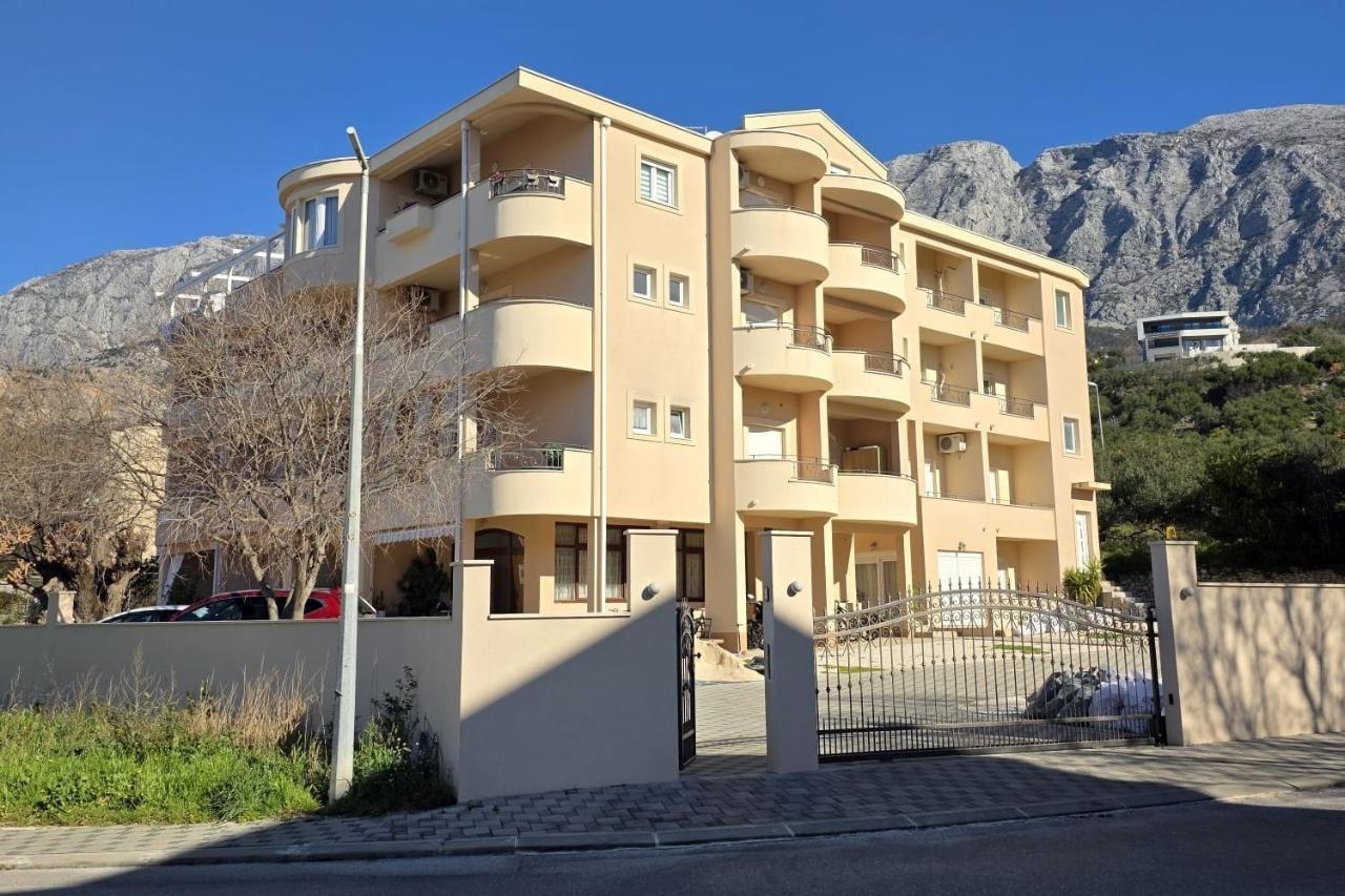 Apartments by the sea Tucepi, Makarska - 25180 - Chambres d'hôtes Tučepi