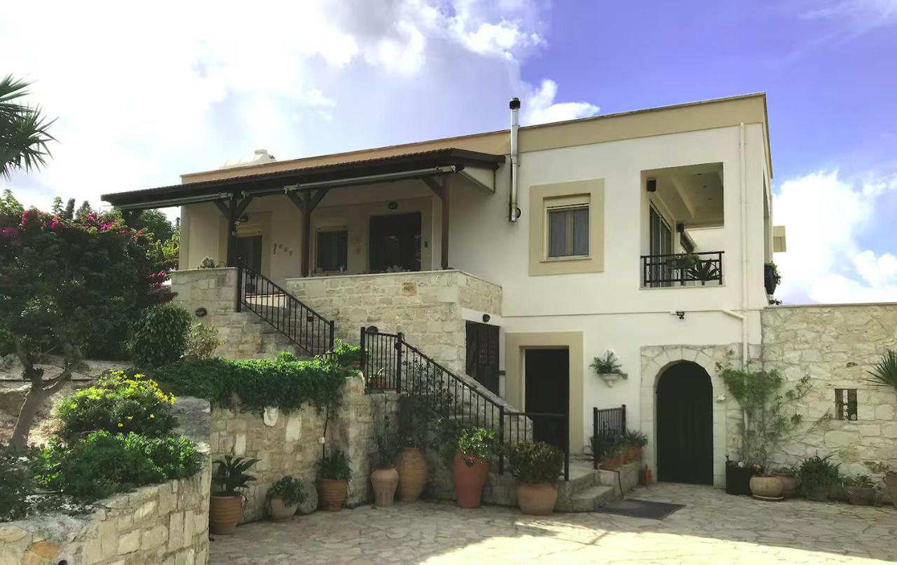 Bay Tree Villa - Main House Almyrida - Bed and Breakfast Áyios Andhréas