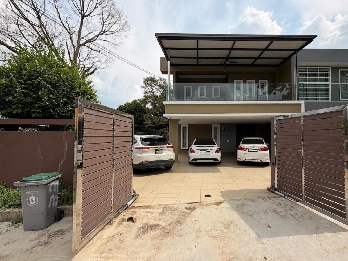 Taman Pelangi JB City Fun Home KTV Swimming Pool BBQ - Ferienwohnung Johor Bahru