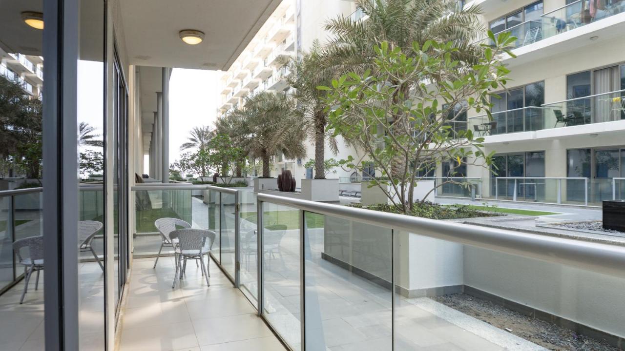 Elegant 1BHK Apartment with Courtyard View in Pacific Al Marjan Island - Chambres d'hôtes Ras el Khaïmah