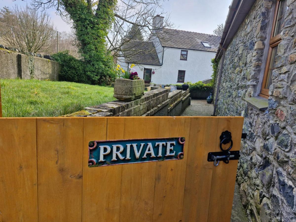 Y Bwthyn at The Old Water Mill on the very edge of Snowdonia - Chambres d'hôtes Llanddeiniolen