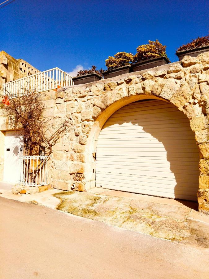 Countryside Apt Converted Farmhouse-Open Terrace-views - B&B Bur Magħtab