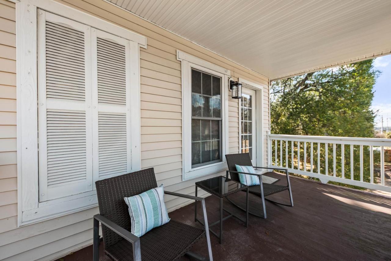 Charleston 3BR Home · 3 Baths · Porches · Dogs OK - B&B Charleston