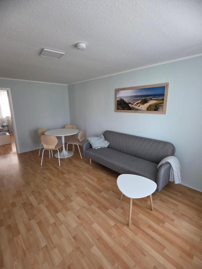 Ferienwohnung, Handwerkerwohnung, helle Wohlfühlwohnung mit Balkon - Ferienwohnung Oberhausen