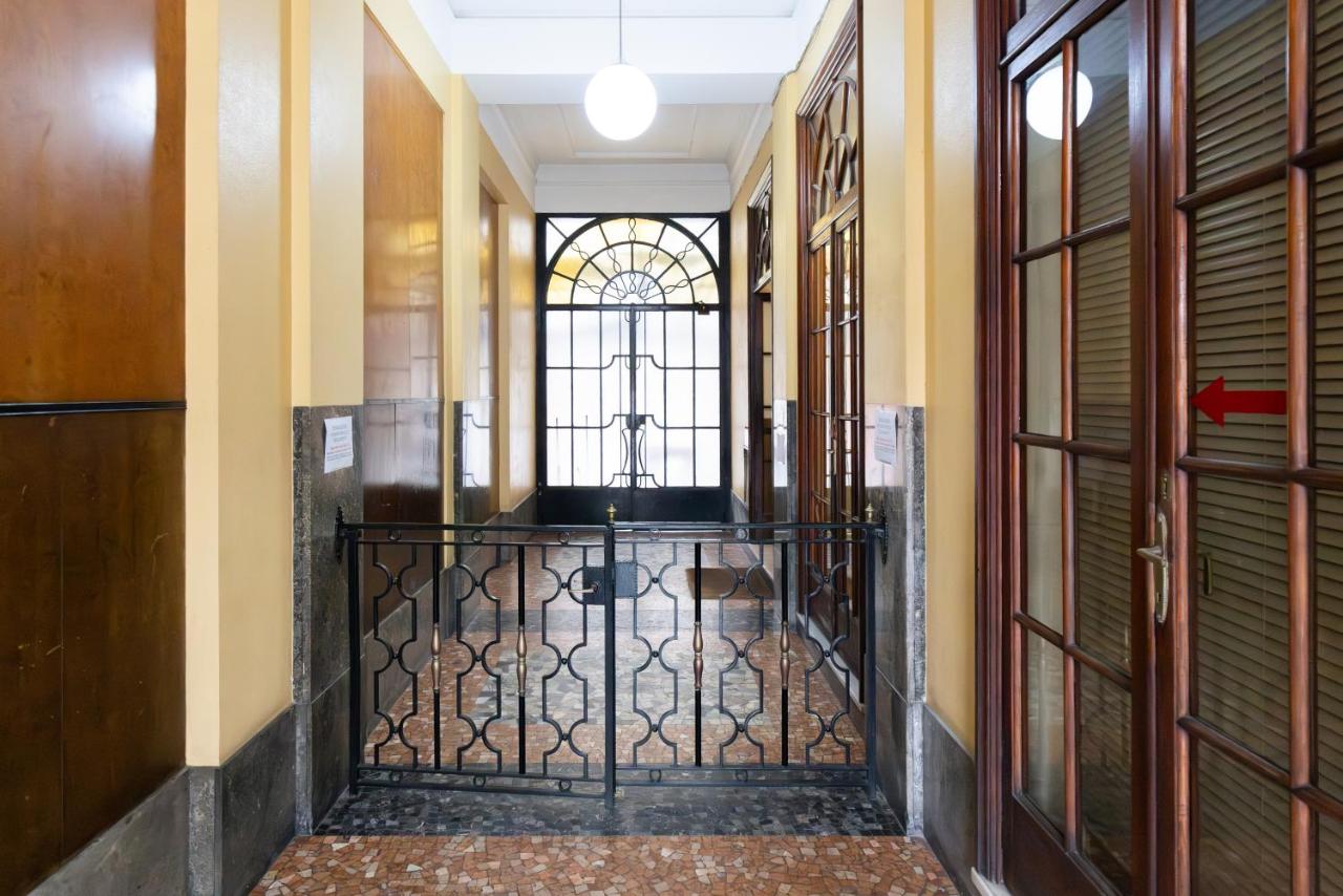 Chic Design 80 sqm - Sleeps 6 - Metro 2 min - B&B Milan