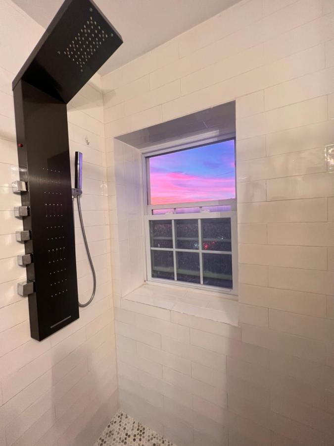Cozy Private Room In a Shared Home Minutes from NYC, METLIFE and AMERICAN DREAM MALL - Chambres d'hôtes North Bergen