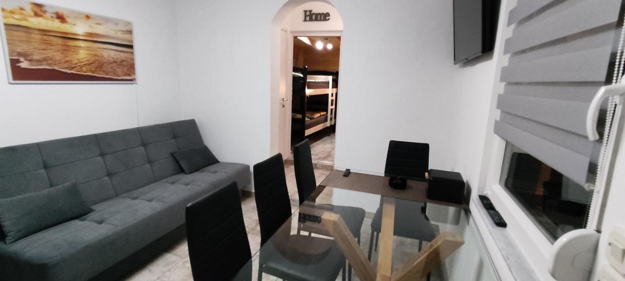 Villa Marilona Appartement für 4-5 Personen im EG direkt am Meer - Chambres d'hôtes Vir