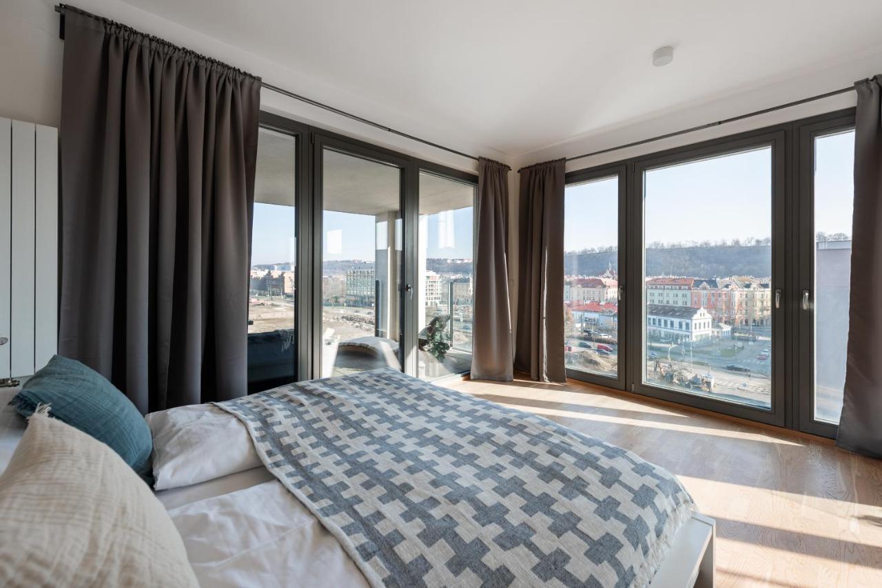 Elegant Karlín Apartment with Terrace & Parking by EasyBNB Premium - B&B Praga