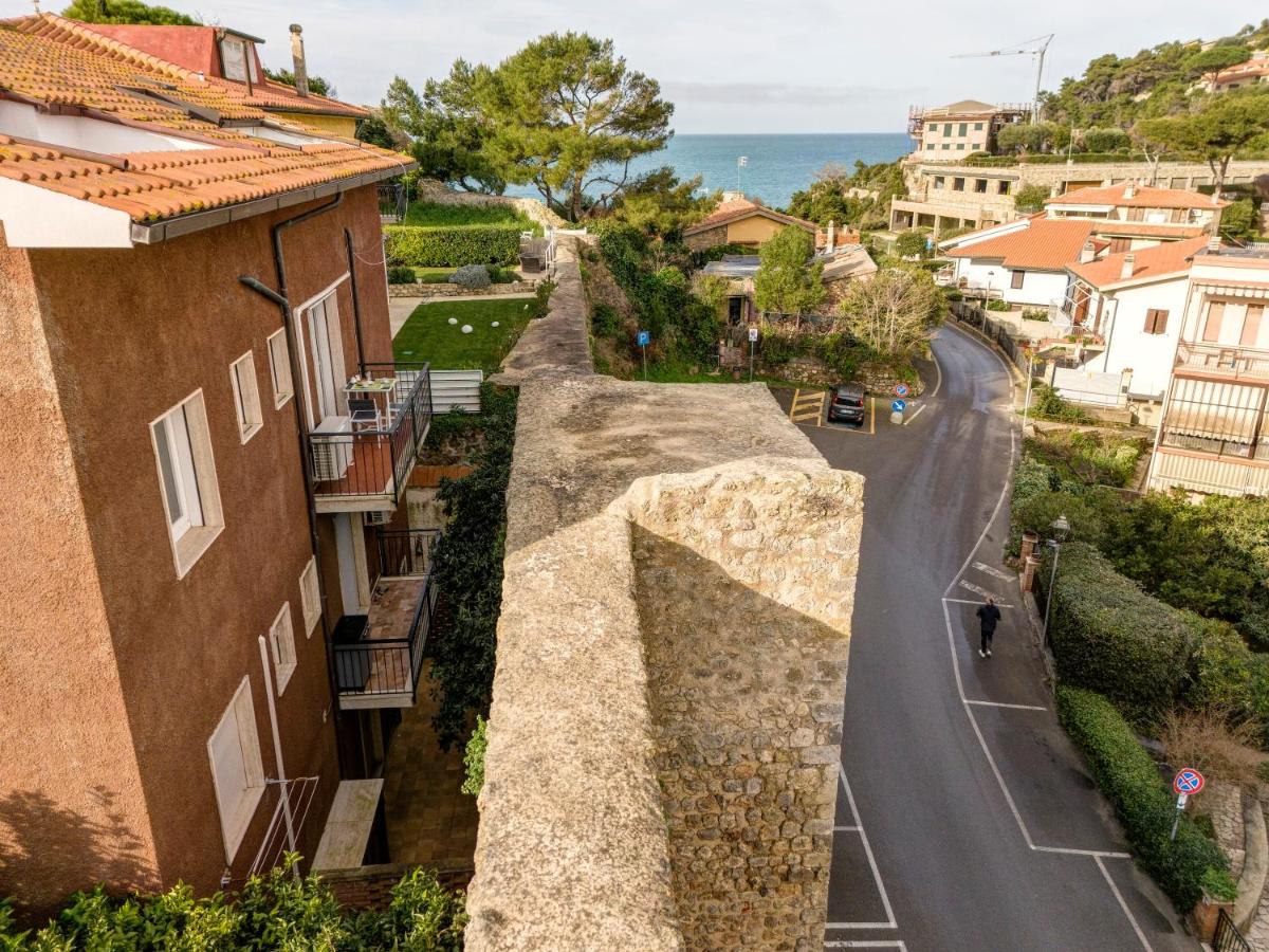 Talamone Apartment View by Mamo Florence - B&B Talamone