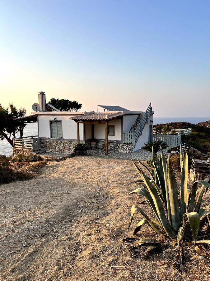 Mavrianou 180 sea view, ikarian villa - Chambres d'hôtes Vrakádes