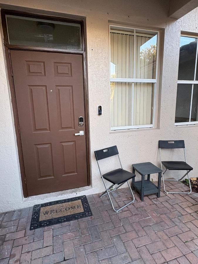 Studio with Transport and Parking - Ferienwohnung Tamiami