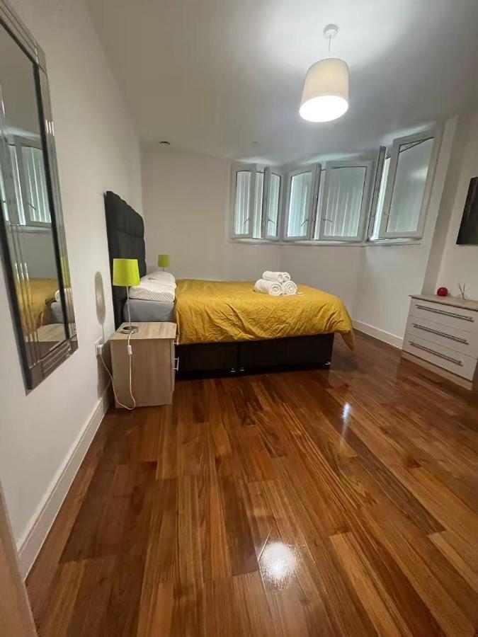 Luxury Apartment close board street - Bed and Breakfast Birmingham