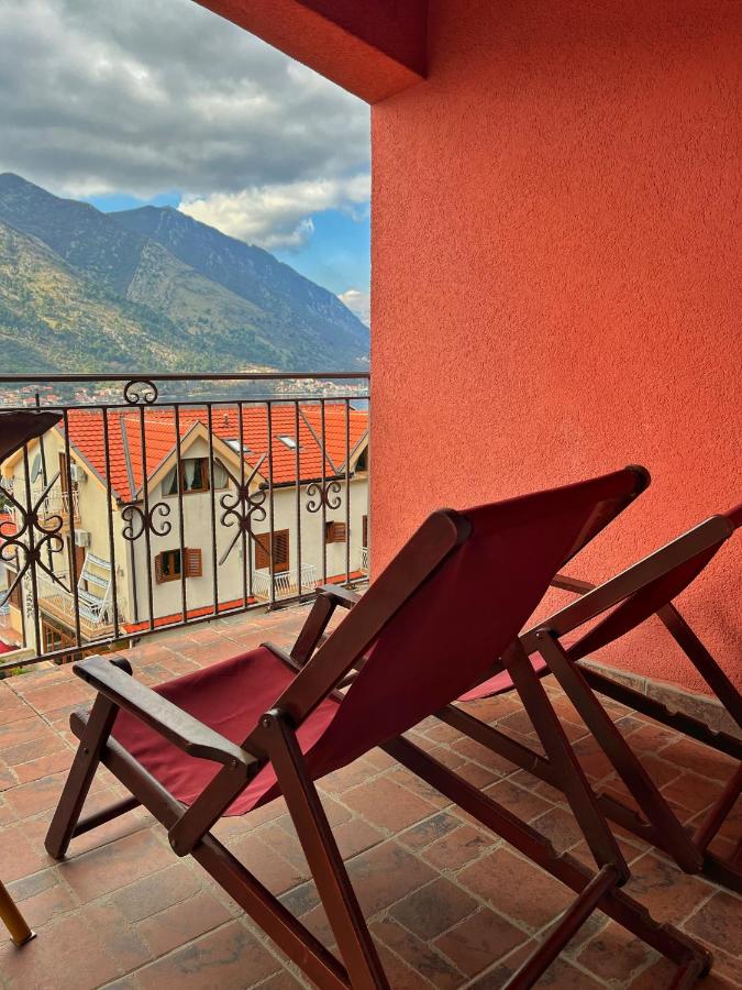 Appartamento Comfort con 1 Camera da Letto, Balcone e Vista Mare