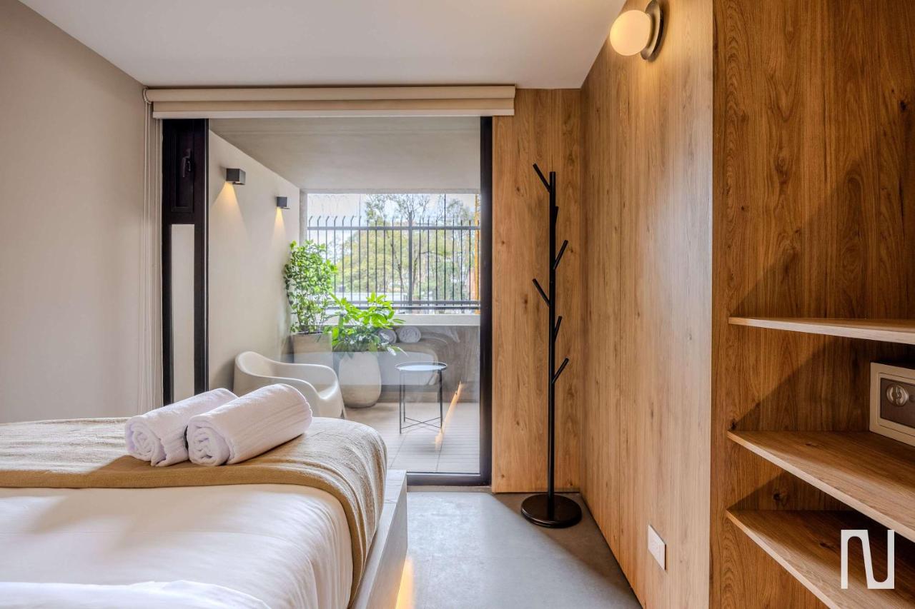 NOK Elegant 3BR Stay with Balcony at Bogota - B&B Bogotá
