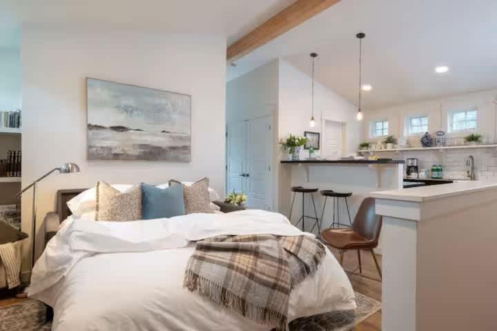 Cozy Loft Near Downtown Bozeman - Bed and Breakfast Bozeman