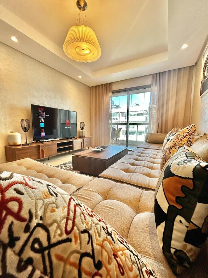 Spacious Studio with Pool & Wi-Fi - B&B Aïn Harrouda