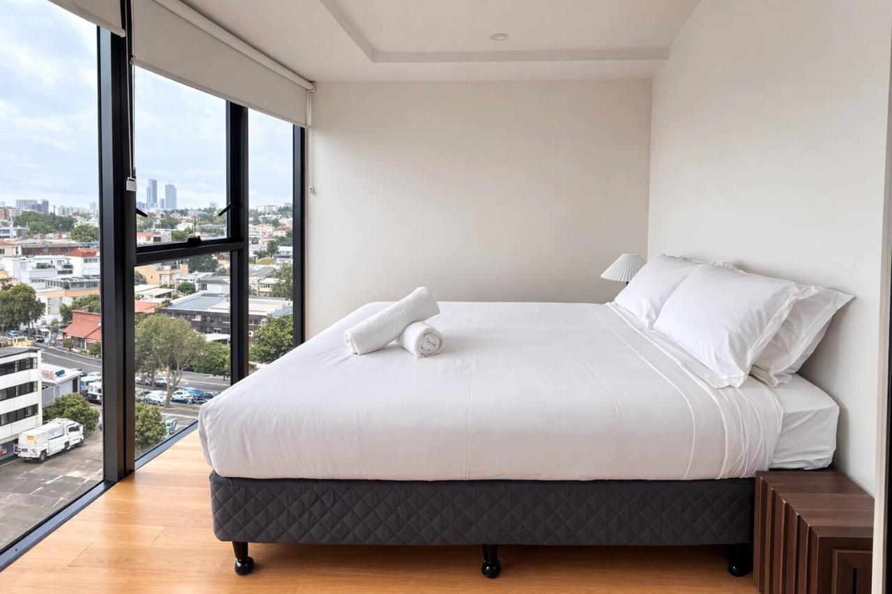 2BR West End Hideaway with City Views and Parking - Ferienwohnung Brisbane
