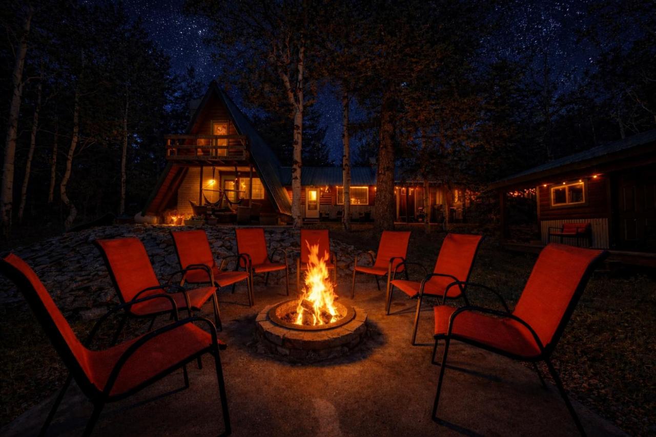 Lazy Moose Lodge Sleeps 10 to 14 Summer Bunkhouse Near Yellowstone - B&B Island Park