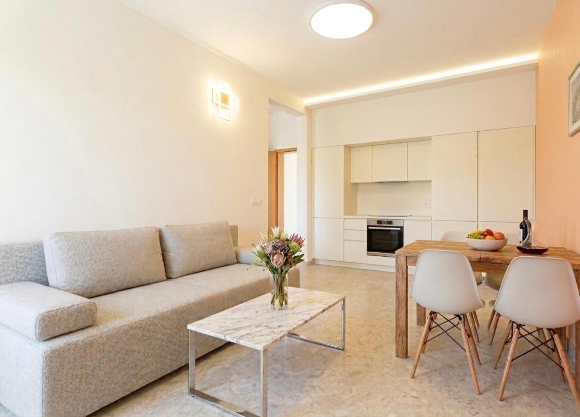 4 Palme Apartments NEW - Ferienwohnung Funtana