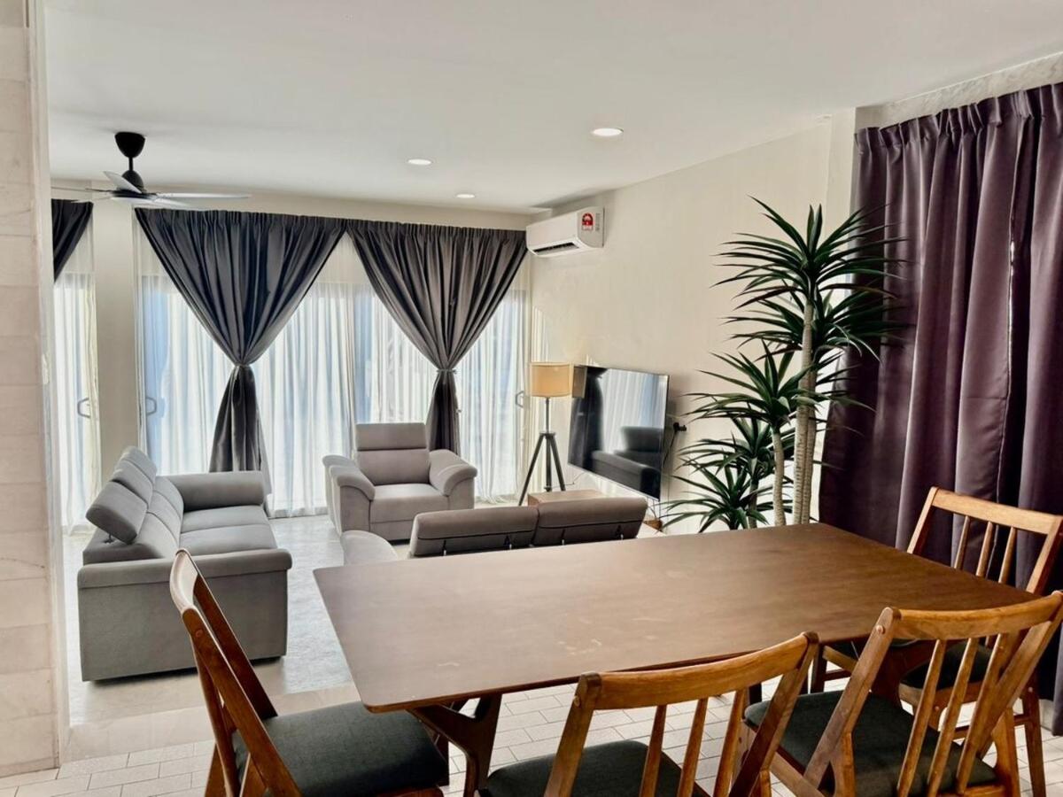 TelukCpk Bungalow 20pax 5br5bthr pool Air hockey - Ferienwohnung Kuantan