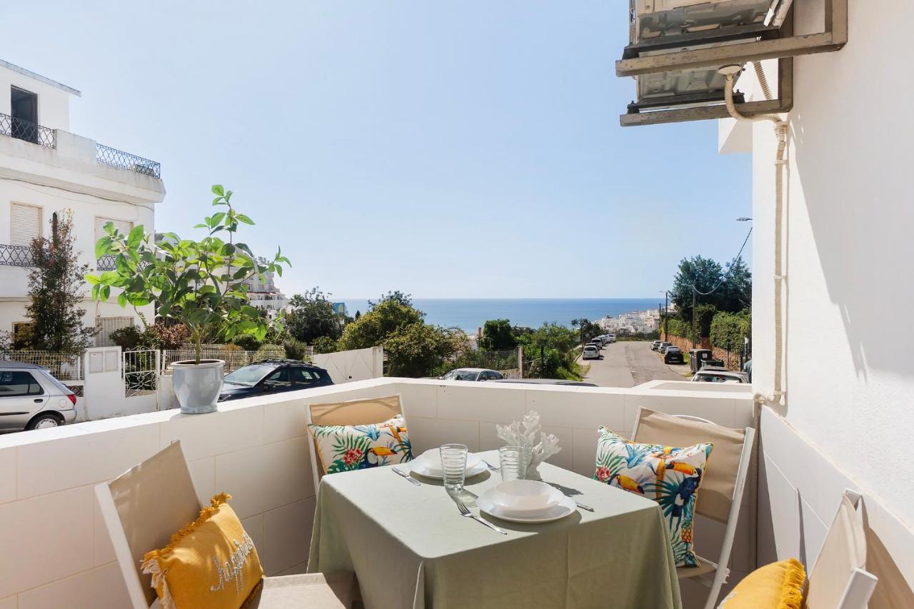 Villa with sea view, AC and walking to the beach by Algarve Dream Holidays - Chambres d'hôtes Albufeira