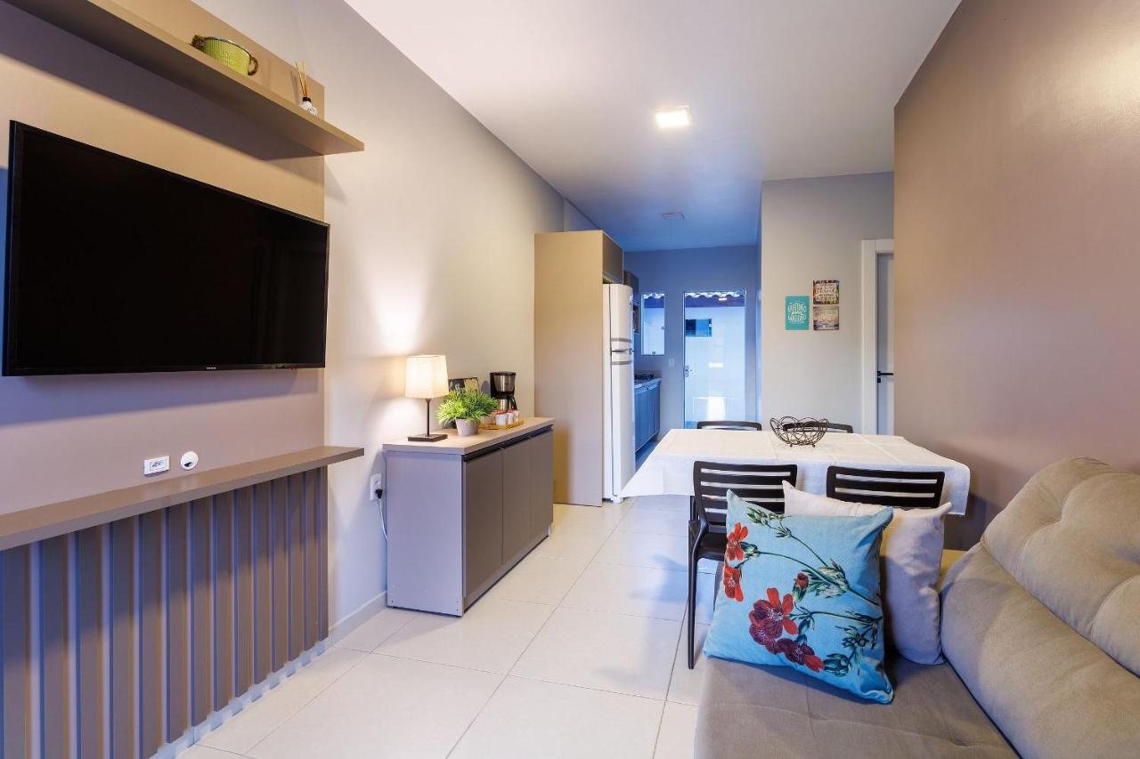 Curta Praia de Armação - Casa Coqueiro - B&B Penha