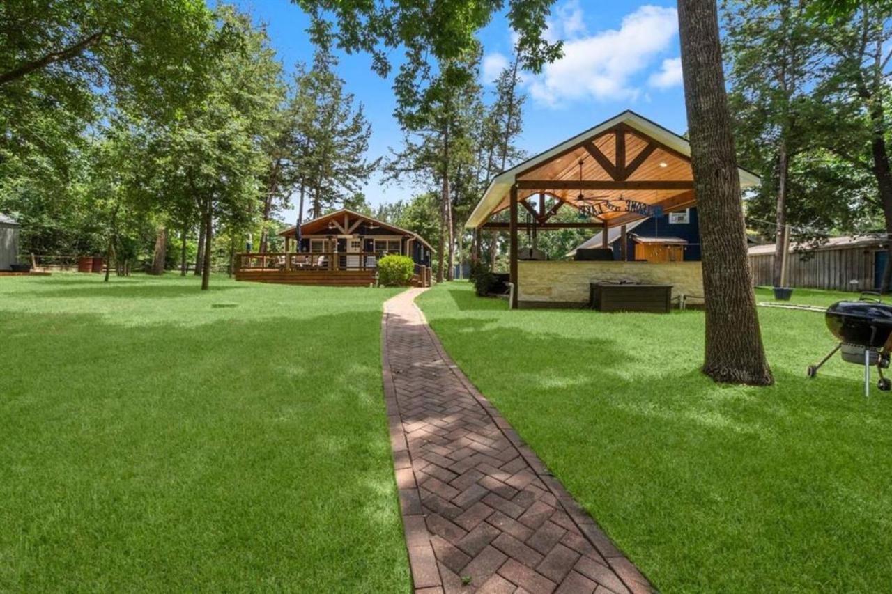 Lake Livingston Retreat, Firepit, Game Room - Bed and Breakfast Livingston