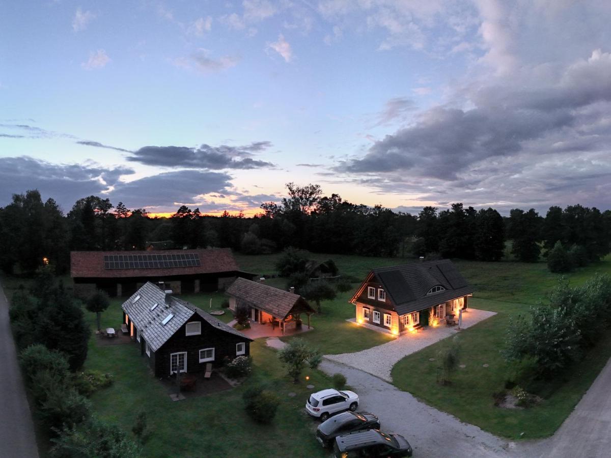 Grüne Farm - FeWo Ost - Ferienwohnung Burg Kauper