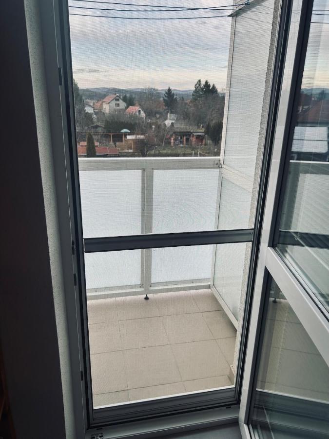 Spacious 2-bedroom apartment in Topoľčianky with parking - B&B Topoľčianky