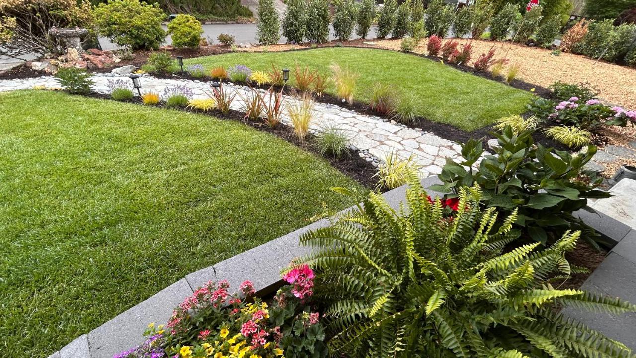 Evergreen Garden close to Downtown Portland Beaverton next to St Vincents Hospital - B&B Portland