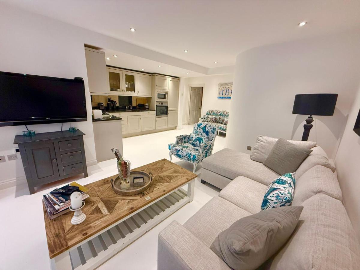 Notting Hill gem,5 min walk to Portobello Market - Chambres d’hôtes Londres