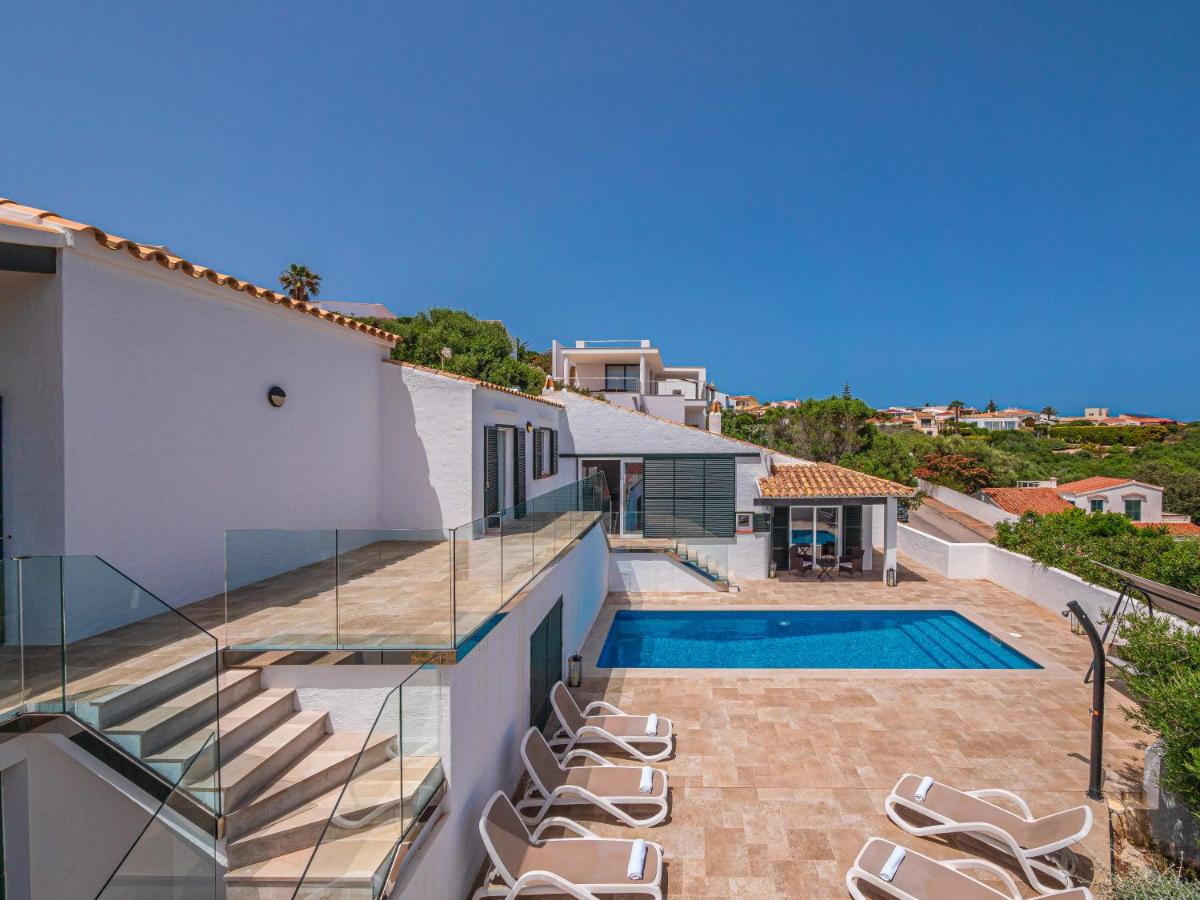 Villaser by 3VILLAS - B&B Cala Llonga