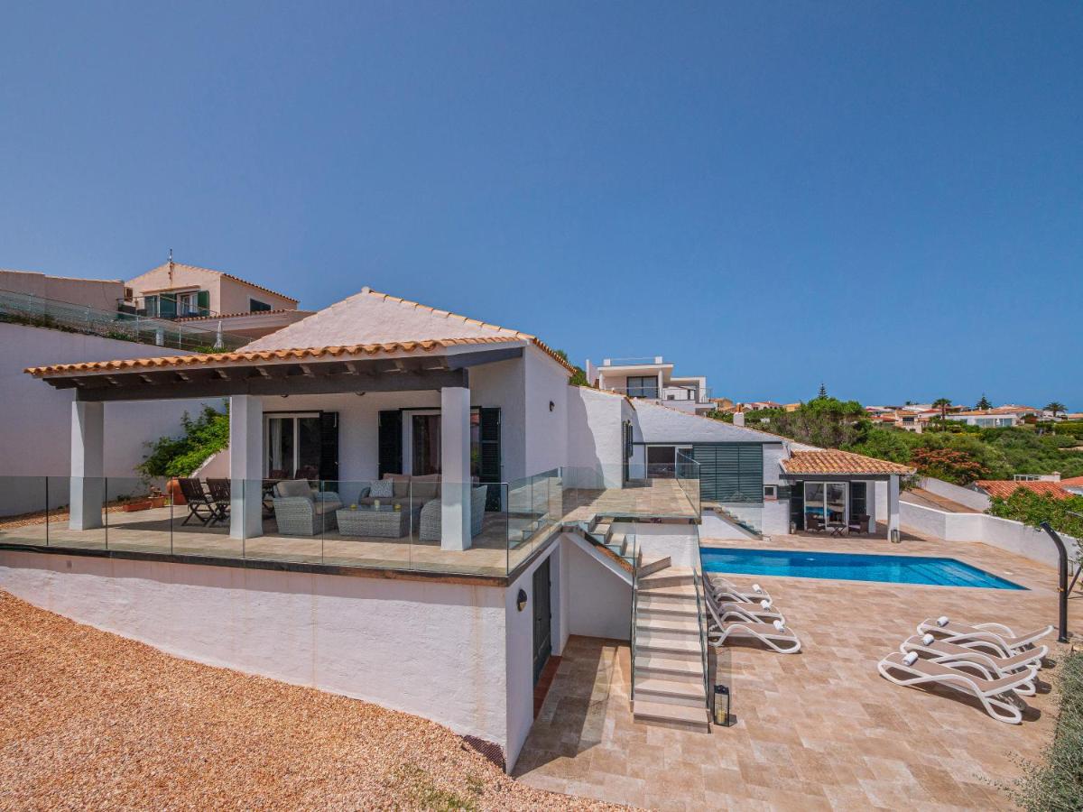 Villaser by 3VILLAS - B&B Cala Llonga