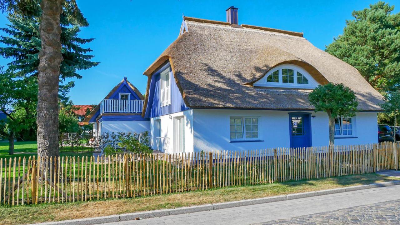 Kapitänshaus Koje - Bed and Breakfast Born