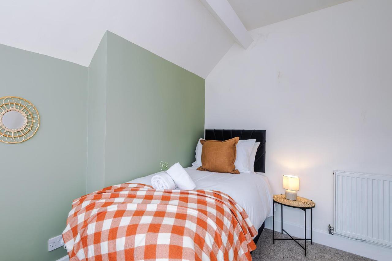 Bright Rossett 2 Bedroom Stay Free Parking Sleeps 4 - B&B Rossett