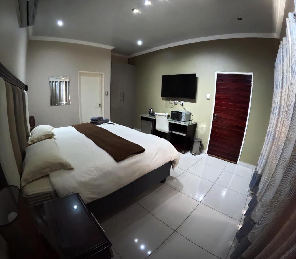 Kamer met Queensize Bed