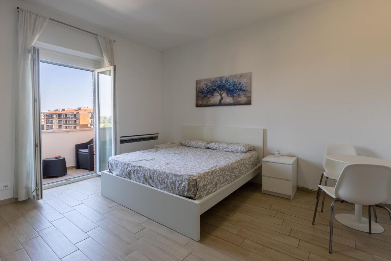 CHECK-INGANNI, sopra la metropolitana fianco CDI - B&B Milano