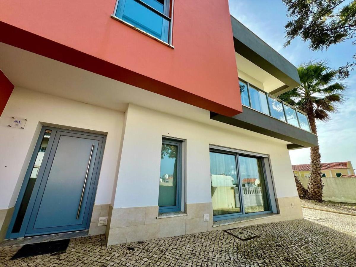 Villa 2 PalmHouse - Mar & Surf - Bed and Breakfast Atouguia da Baleia