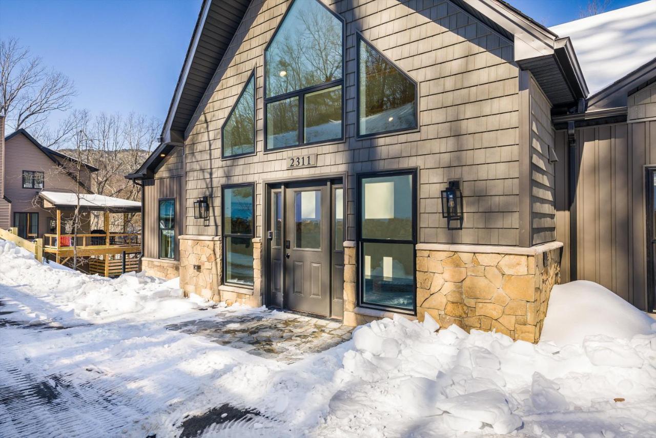 The Fireheart New Build Luxury Hot Tub Mtn Views - Bed and Breakfast McGaheysville