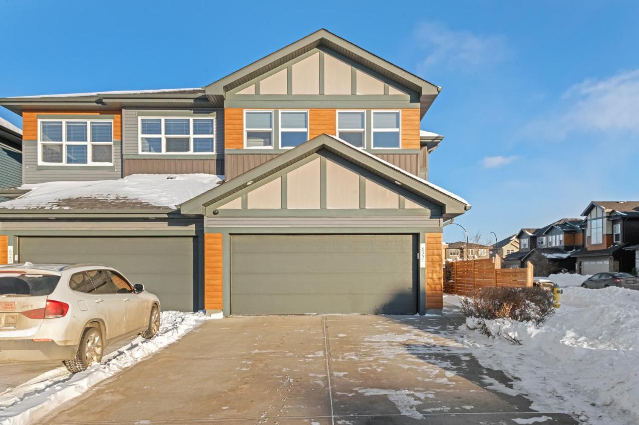 Northern Serenity a Modern 3BR in The Hills - B&B Edmonton
