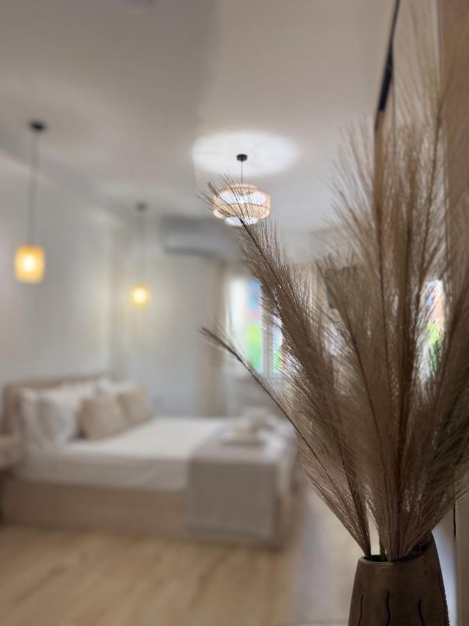 Calm Joy & J - Pure - Ferienwohnung Ermoupoli
