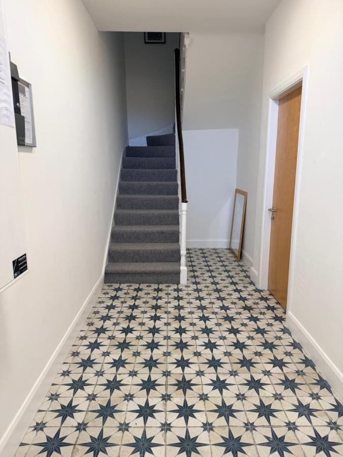 2 Bed Apartment with Harbour Views Apt 3 - Bed and Breakfast Cobh