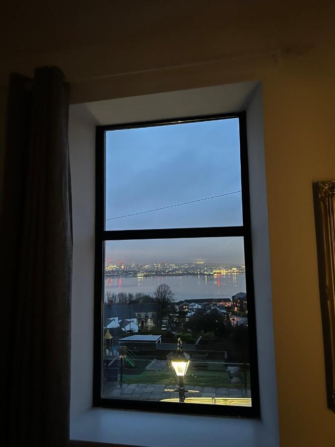 3 Bed Cardiff Bay View House - B&B Cardiff