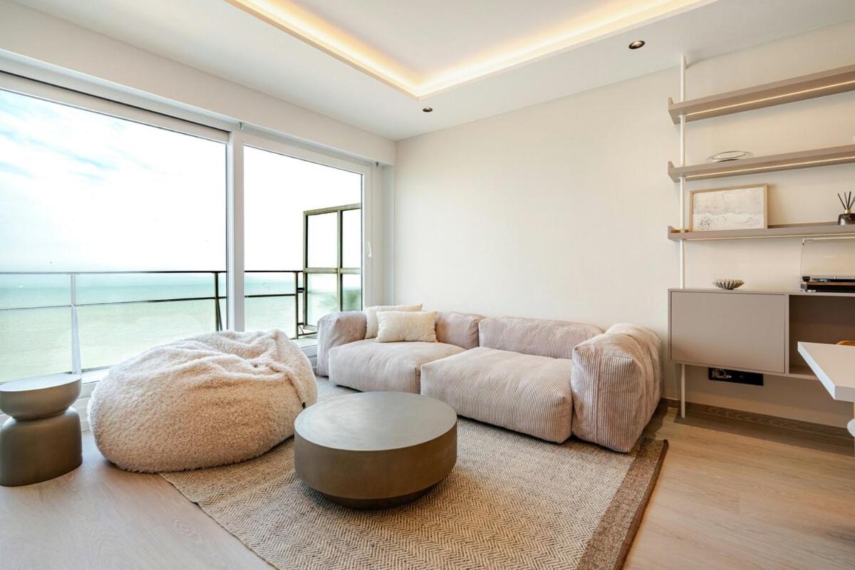 Ostend Beachfront Skyline Retreat - B&B Ostenda