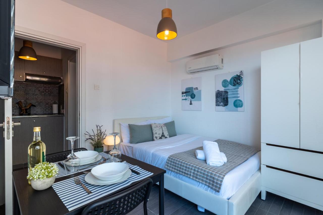Modern Studio Bursting with Style in Larnaca - Bed and Breakfast Larnaca