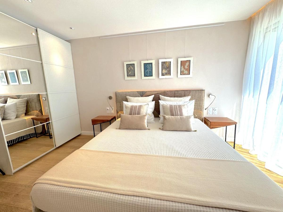 Chambre Lit King-Size - Vue sur Piscine 