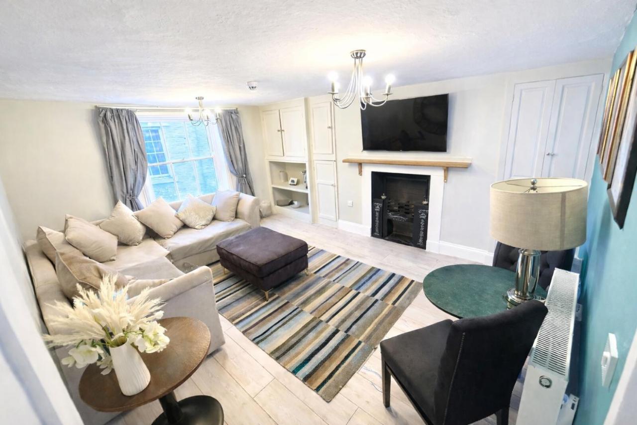 Hexham Town Centre, Market Place View - Bed and Breakfast Hexham